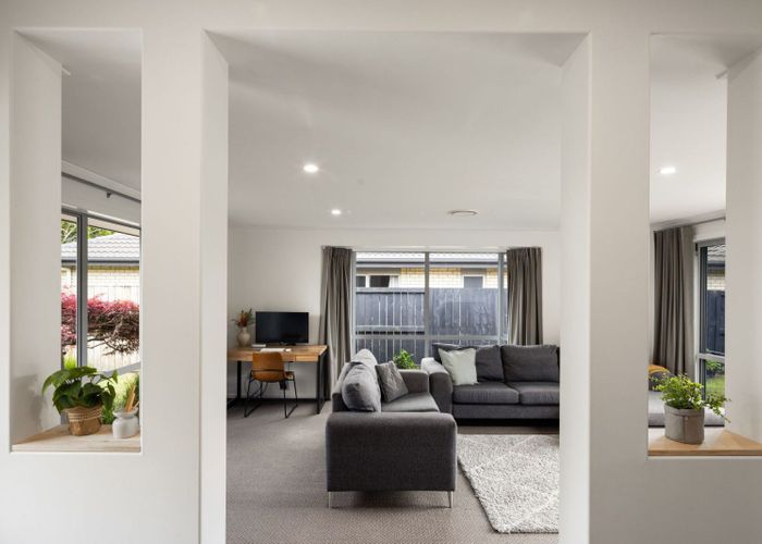  at 59 Wiltshire Drive, Huntington, Hamilton