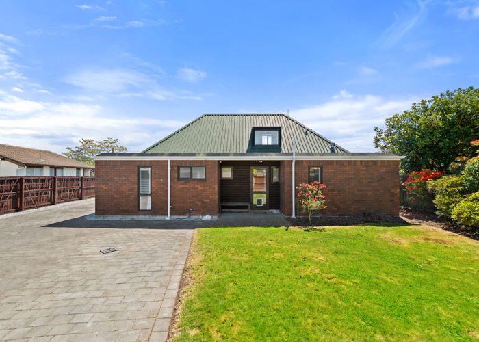  at 10 Woodstock Place, Russley, Christchurch