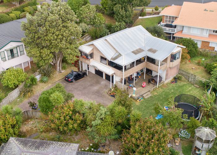  at 8 Ewhurst Place, Goodwood Heights, Auckland