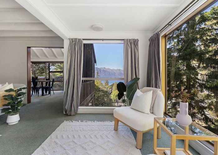  at 44 Arawata Terrace, Sunshine Bay, Queenstown-Lakes, Otago