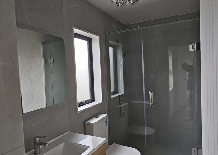  at 52D Tiraumea Drive, Pakuranga, Manukau City, Auckland