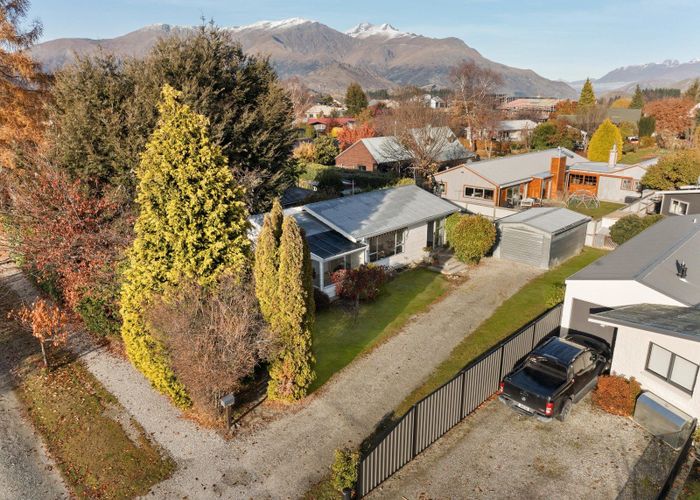  at 10 Adamson Drive, Arrowtown, Arrowtown