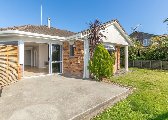  at 2 Munro Place, Flagstaff, Hamilton