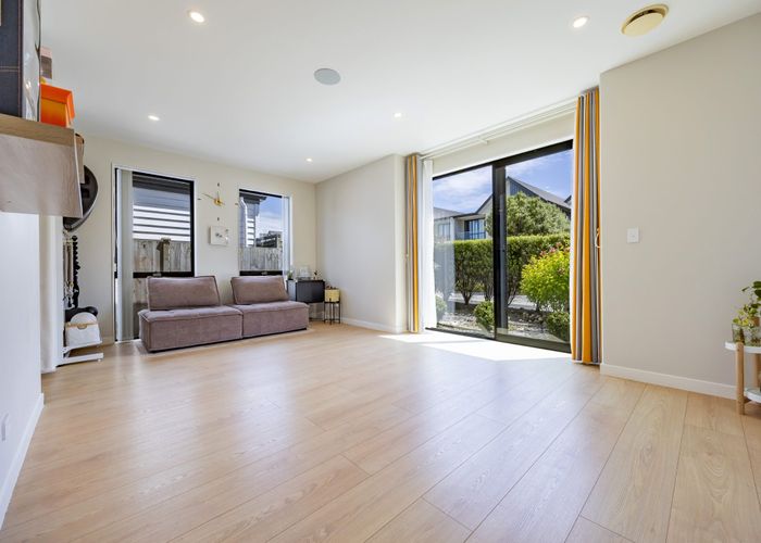  at 4 Irving Place, Hobsonville, Waitakere City, Auckland