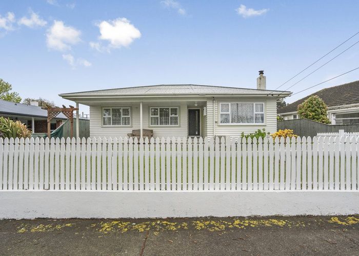  at 86 Garden Road, Avalon, Lower Hutt