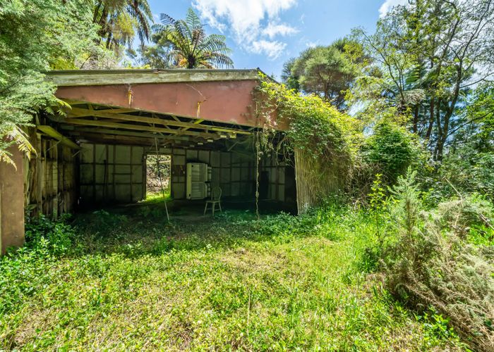  at 220 Blue Mountains Road, Blue Mountains, Upper Hutt