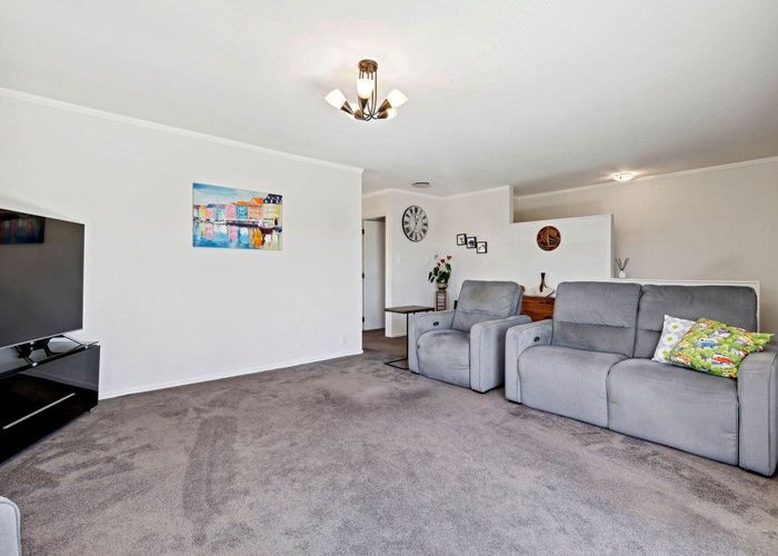  at 26 Glencoe Road, Browns Bay, Auckland