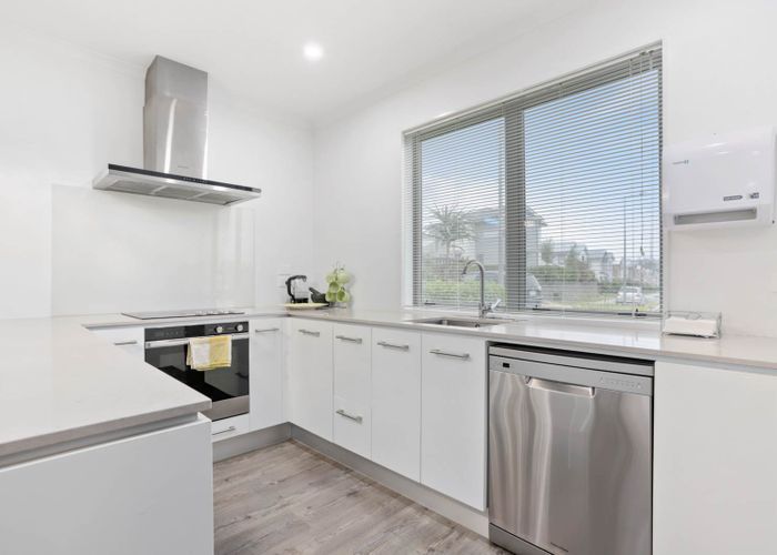  at 11 Frank Newton Road, Swanson, Auckland