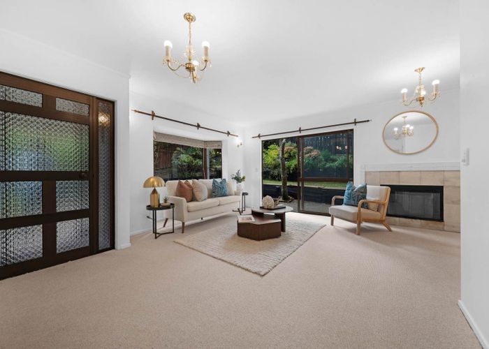  at 2/15 Micawber Place, Mellons Bay, Manukau City, Auckland