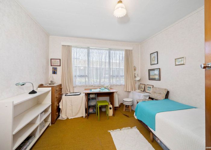  at 16 Enderby Drive, Te Atatu Peninsula, Waitakere City, Auckland