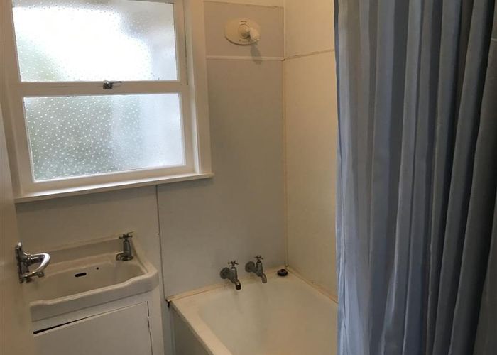  at 3/11  Arcadia Crescent, Glenfield, North Shore City, Auckland