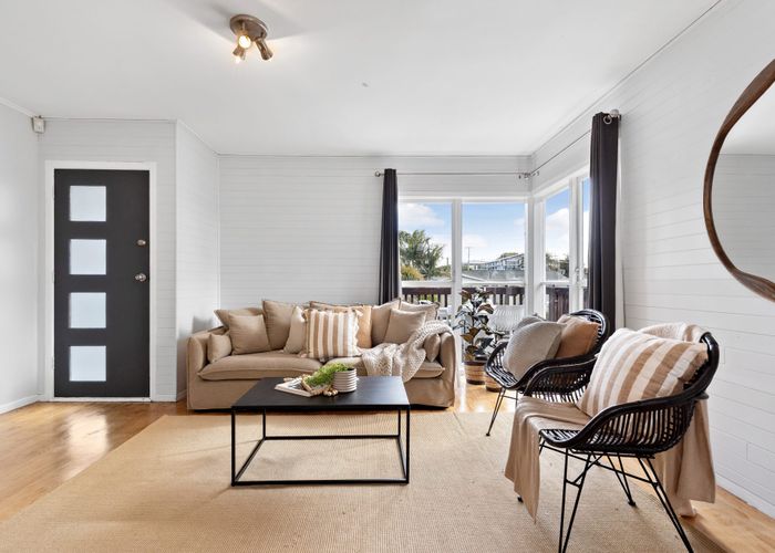  at 6 Gilpin Place, Beach Haven, North Shore City, Auckland