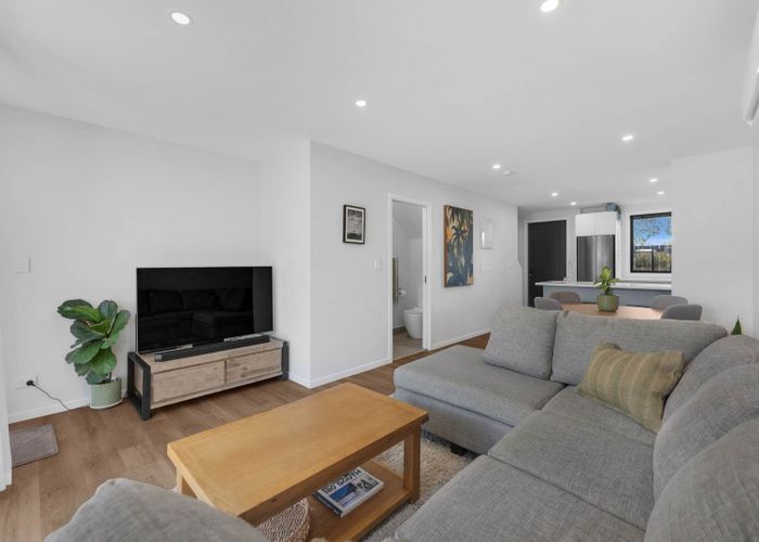  at 8 Pukakaho Lane, Papatoetoe, Manukau City, Auckland