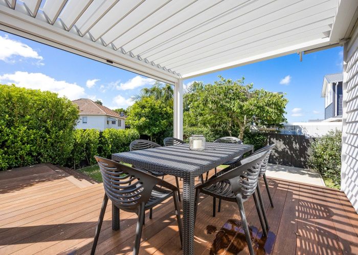  at 14 Oliver Street, Point Chevalier, Auckland City, Auckland