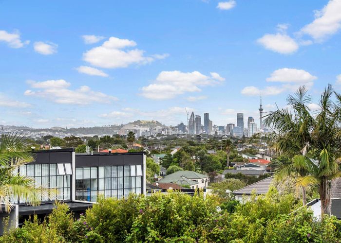  at 283 Lake Road, Belmont, North Shore City, Auckland