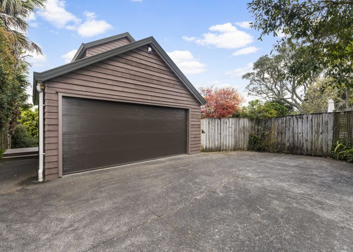  at 2/60 Rangatira Road, Beach Haven, Auckland