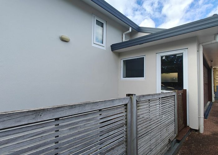  at 31 Mandeville Place, Unsworth Heights, North Shore City, Auckland