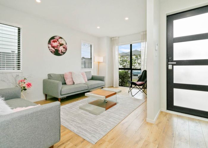  at 17 Lisnoble Road, Flat Bush, Manukau City, Auckland