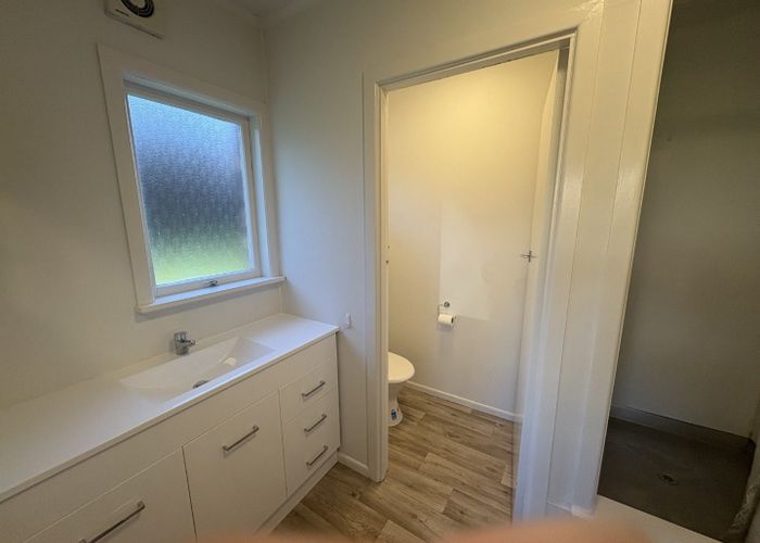  at 1/32 Simkin Avenue, Saint Johns, Auckland