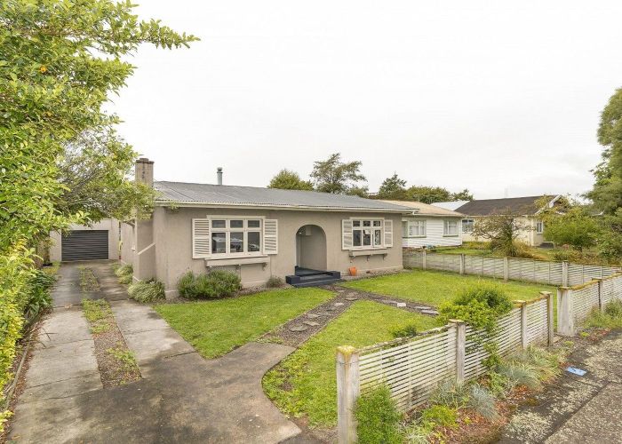  at 33 Thomson Street, West End, Palmerston North, Manawatu / Whanganui