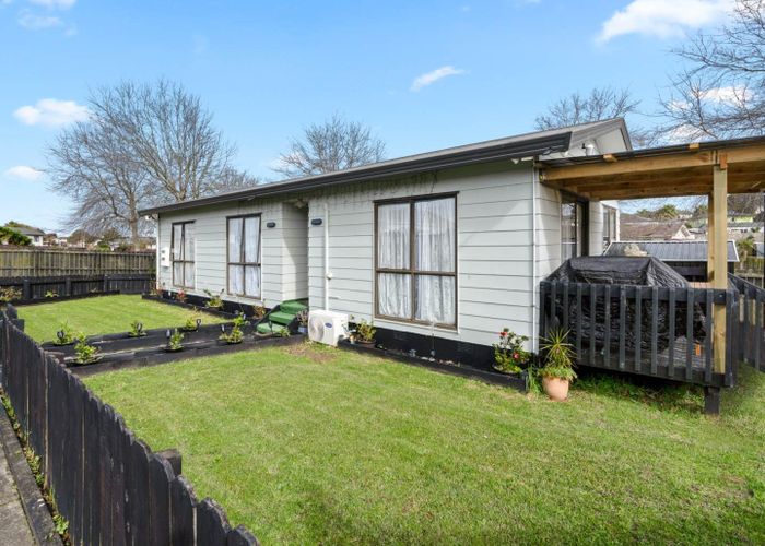 at 1/11 Blackgate Place, Weymouth, Manukau City, Auckland