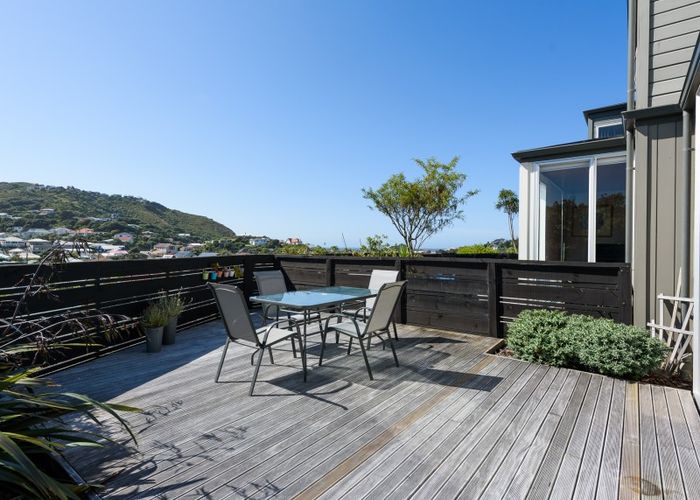  at 10/3 Severn Street, Island Bay, Wellington