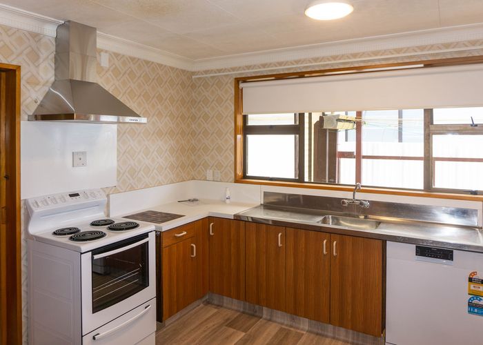  at 6A Granville Terrace, Belleknowes, Dunedin