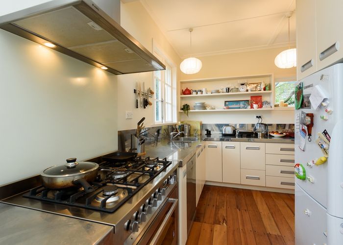  at 32 Cashmere Avenue, Khandallah, Wellington