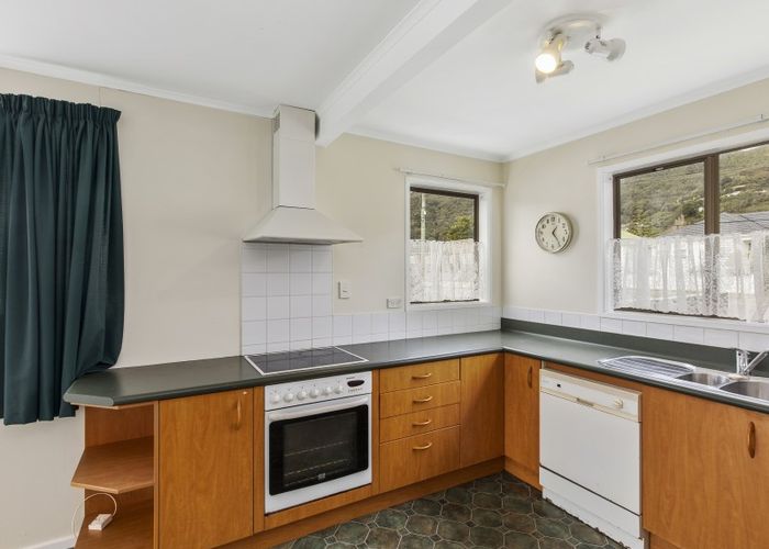  at 123 Waddington Drive, Naenae, Lower Hutt