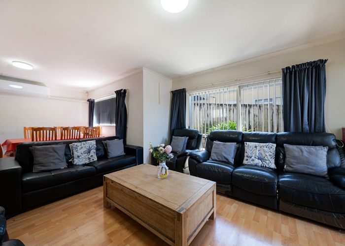  at 15 Millstream Drive, Henderson, Auckland