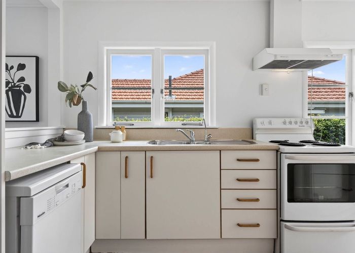  at 7 Temple Street, Meadowbank, Auckland