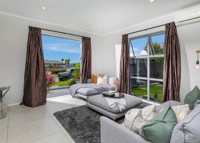 at 39 Mackay Drive, Greenhithe, Auckland