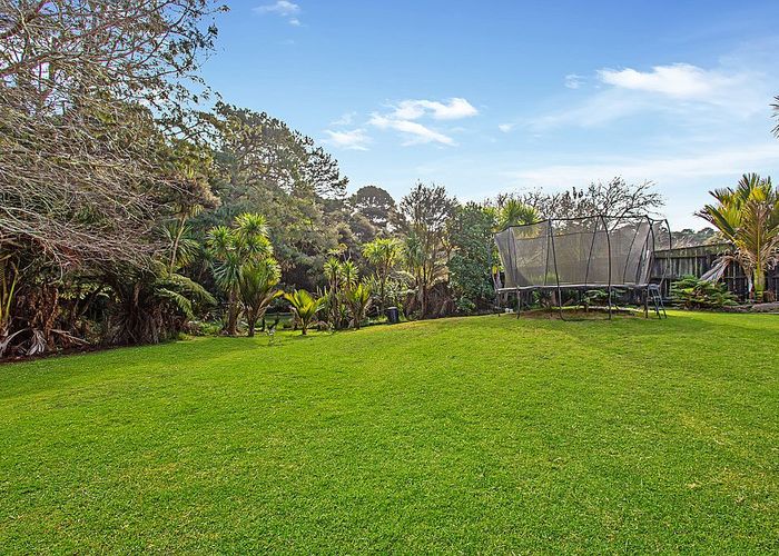  at 86 Waitakere Road, Henderson