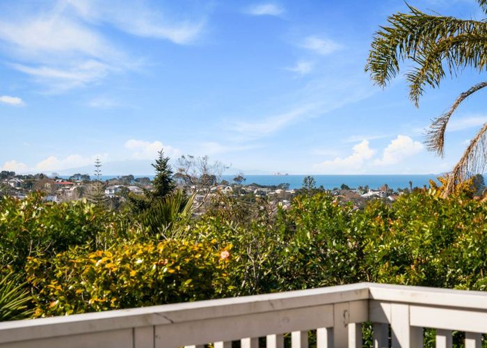  at 2/24 Geoffrey Road, Torbay, North Shore City, Auckland