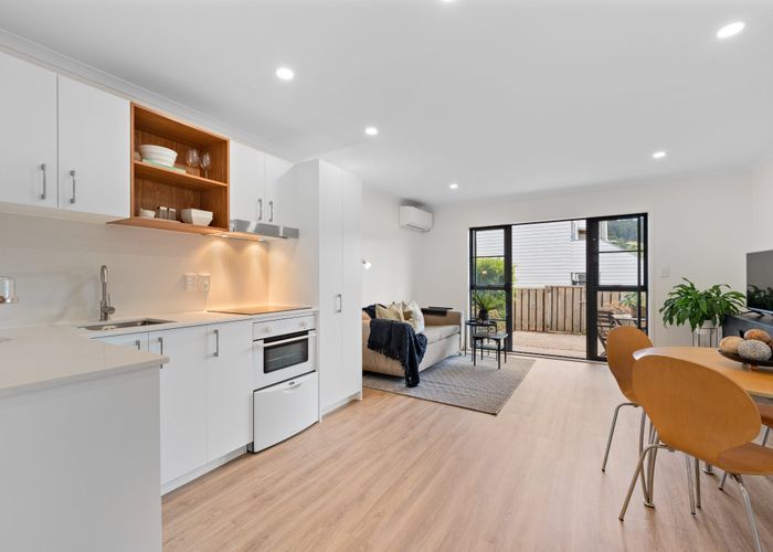  at 43/8 Carolina Place, Albany, North Shore City, Auckland