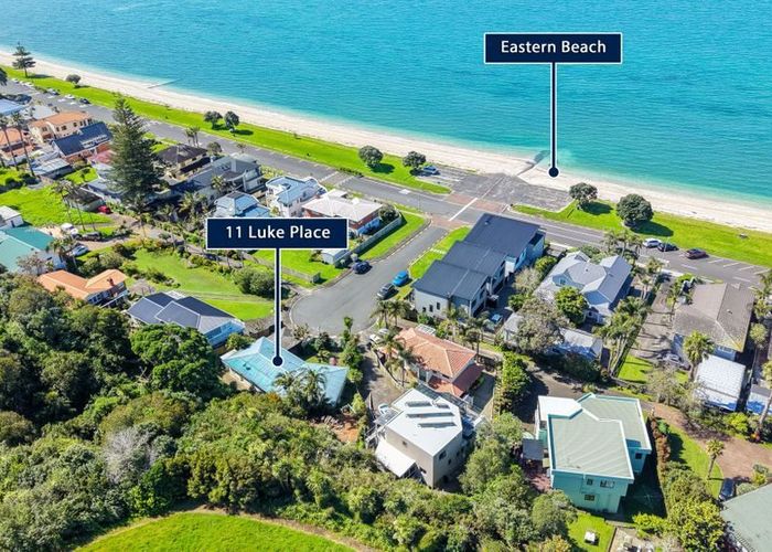  at 11 Luke Place, Eastern Beach, Manukau City, Auckland
