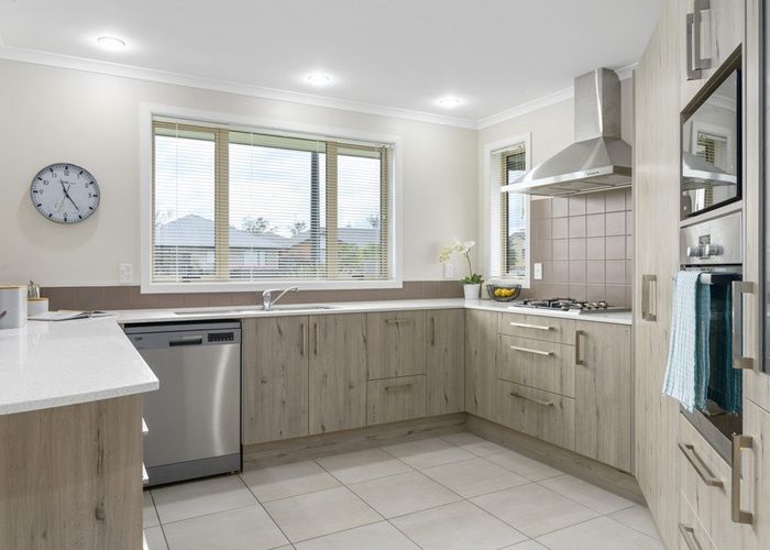  at 21 Hartford Terrace, Huntington, Hamilton
