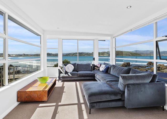  at 273 Queens Drive, Lyall Bay, Wellington