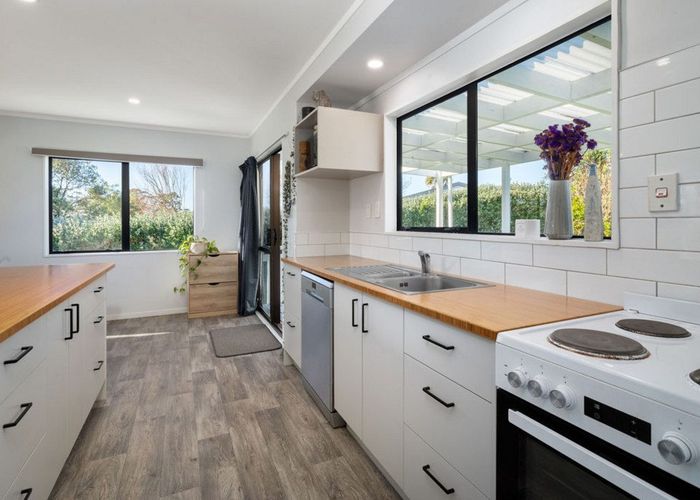  at 4 Gilfillan Drive, Katikati