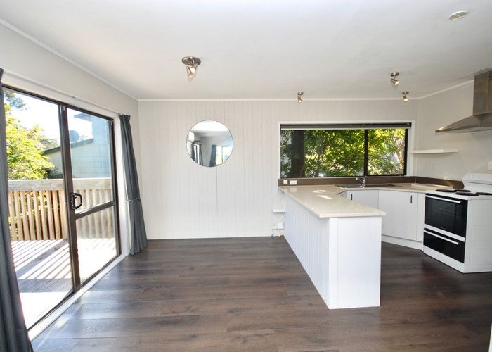  at 2/47 Flaxdale Street, Birkdale, North Shore City, Auckland