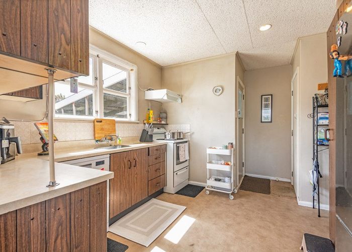  at 2 Anakiwa Street, Kelvin Grove, Palmerston North