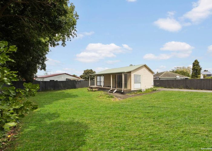  at 11A Kervil Avenue, Te Atatu Peninsula, Waitakere City, Auckland