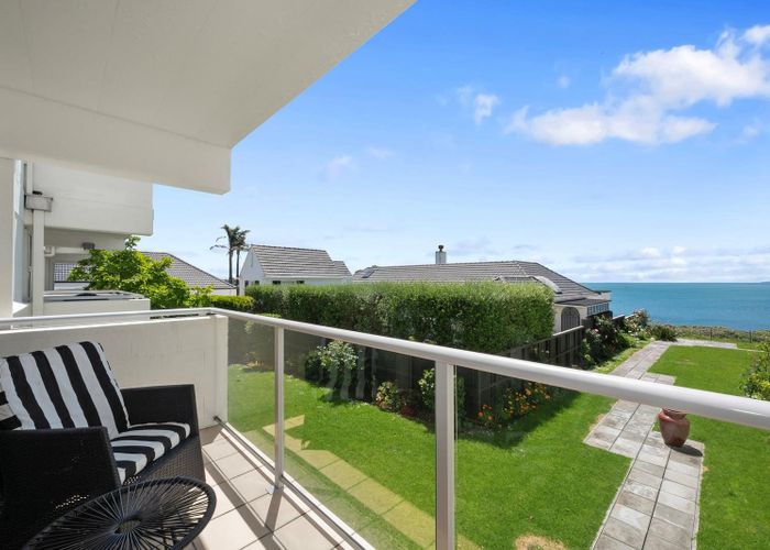  at 2/21 Clifton Road, Hauraki, Auckland