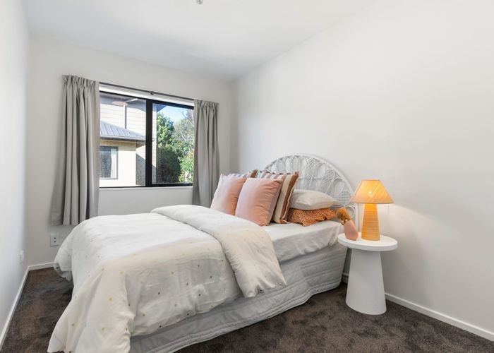  at E1/418 Albany Highway, Albany, North Shore City, Auckland