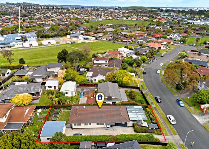 at 14 Booralee Avenue, Botany Downs, Auckland