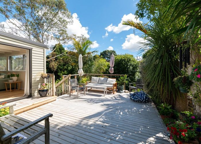  at 6 Bamfield Place, Hillsborough, Auckland City, Auckland