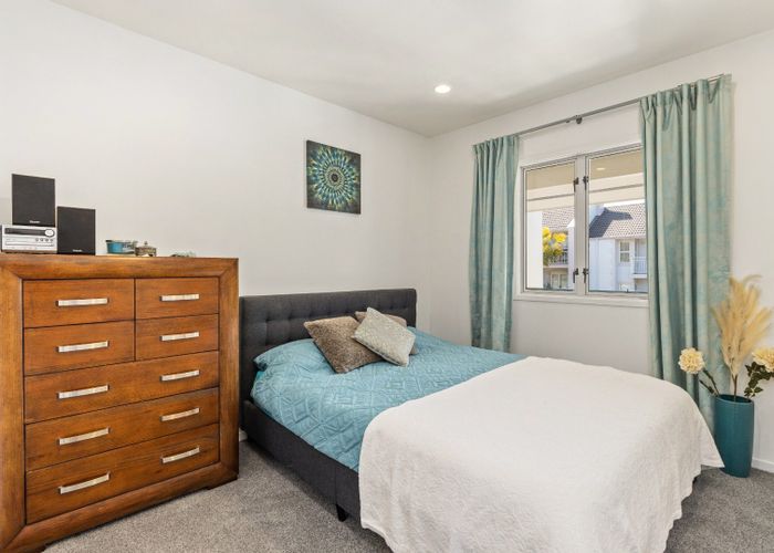  at 69 Winery Way, Henderson, Waitakere City, Auckland