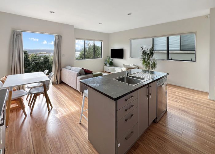  at 5/12 Schnapper Rock Road, Schnapper Rock, North Shore City, Auckland