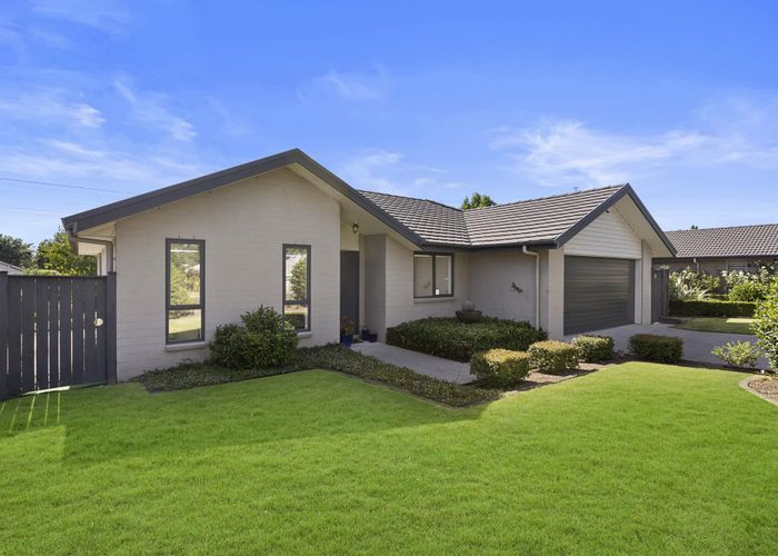  at 10 Silkwood Crescent, Karaka, Papakura