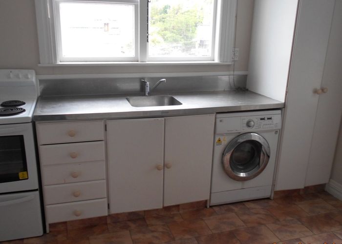  at Flat 5/218 Rintoul Street, Berhampore, Wellington, Wellington